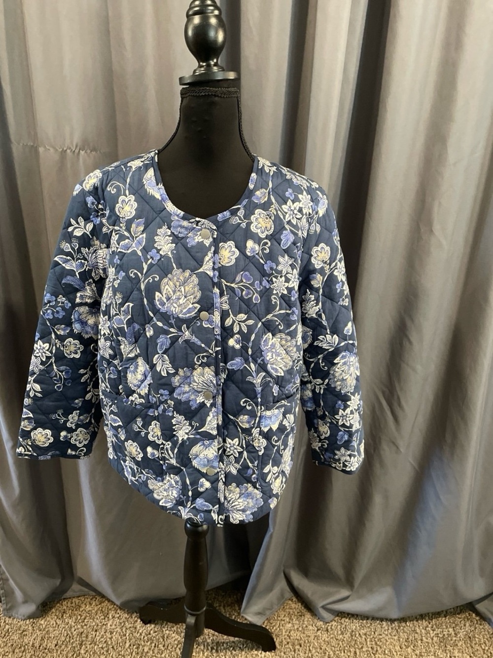 talbots floral print quilted jacket size XL. Petite